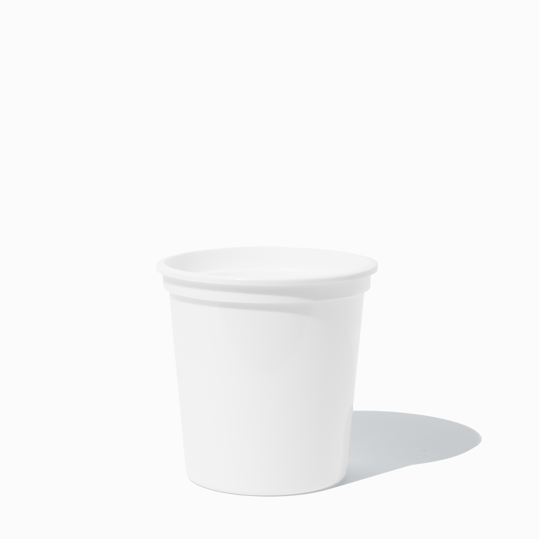 UNIQ Pint 16 oz White Plastic To-Go Containers - 600/Case